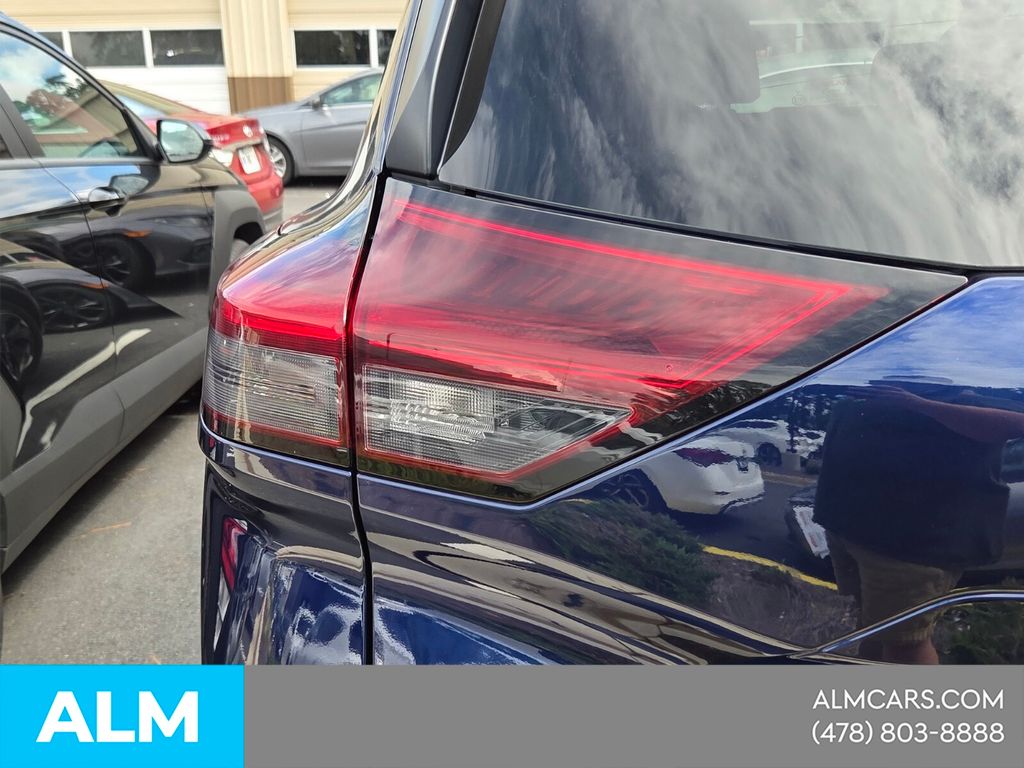Used 2025 Blue Nissan SV image 9