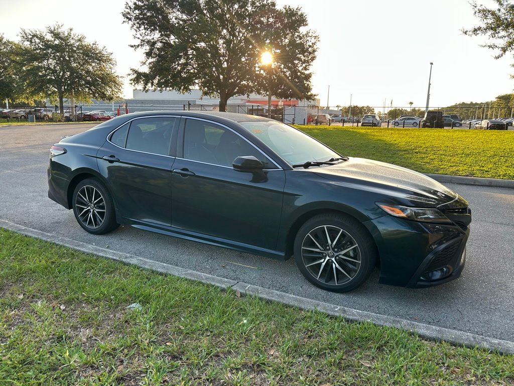 2021 Toyota Camry SE 7