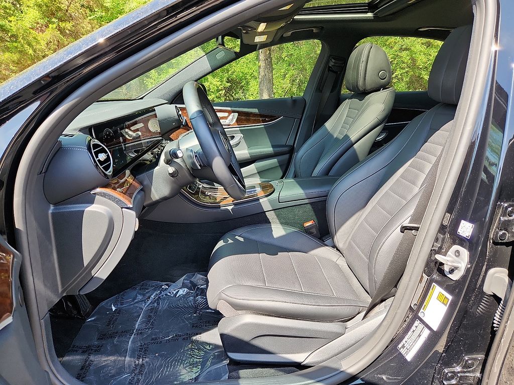 Thumbnail: 2022 Mercedes-Benz E-Class - 13