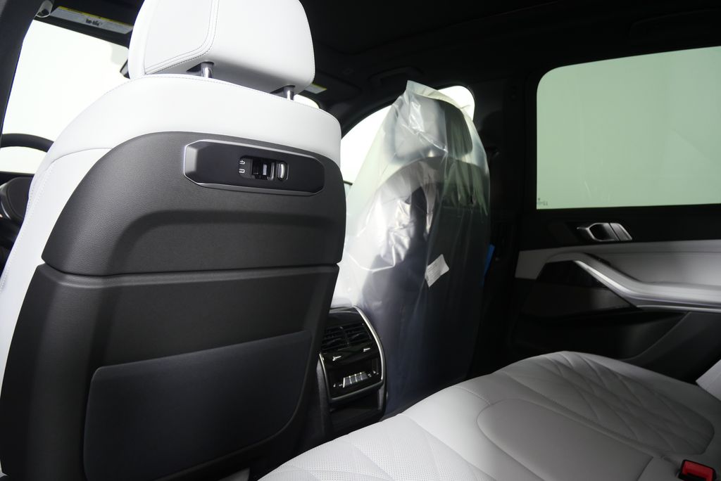 Thumbnail: 2026 BMW X5 - 17