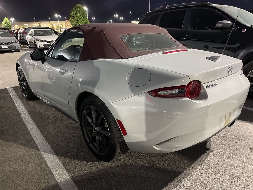 Thumbnail: 2018 Mazda MX-5 Miata - 4