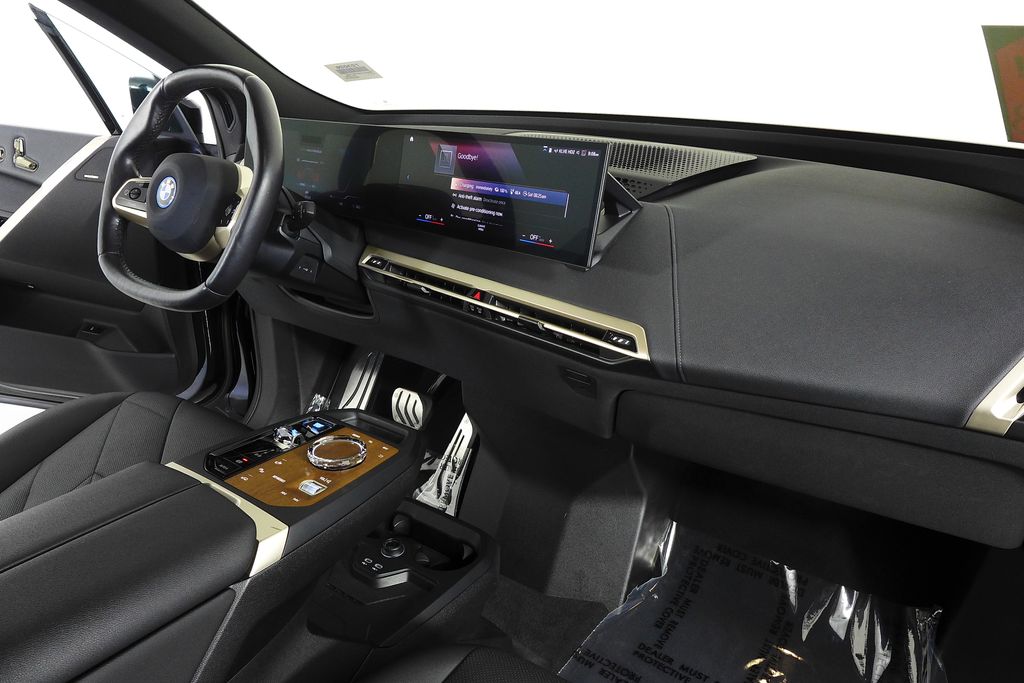 Thumbnail: 2023 BMW iX - 12