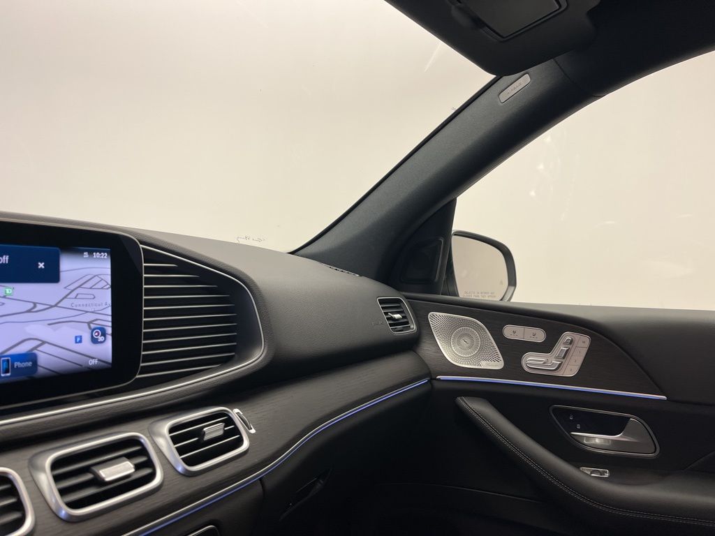 Thumbnail: 2025 Mercedes-Benz GLE - 22