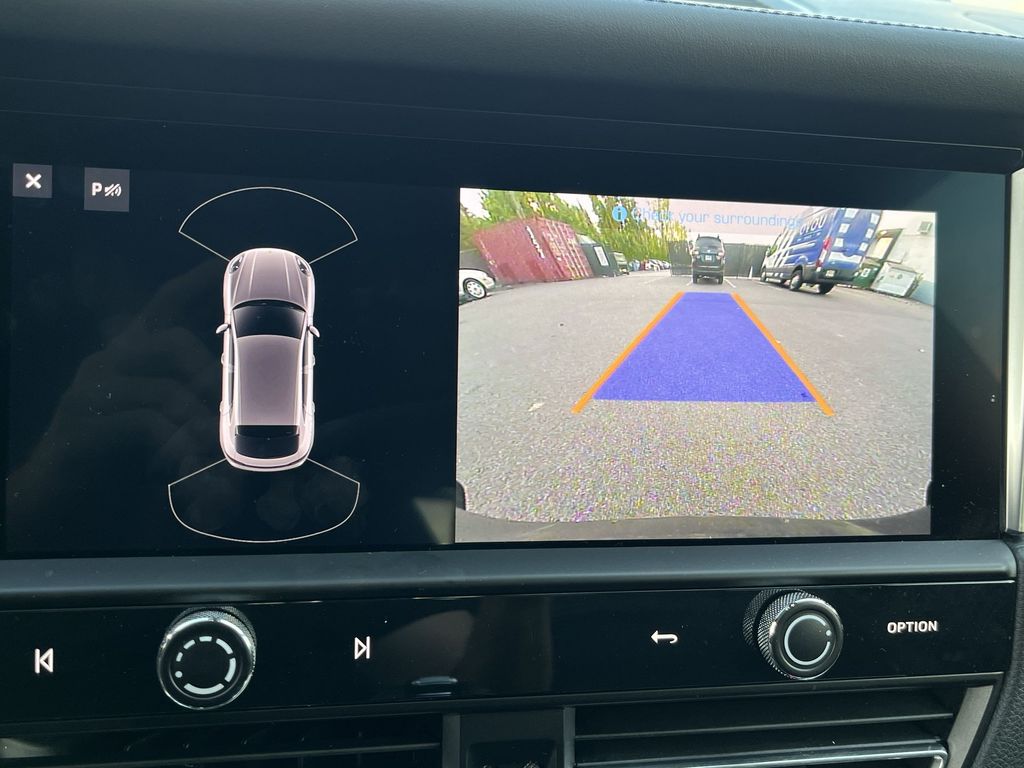 Thumbnail: 2024 Porsche Macan - 16