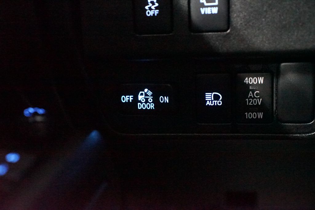 Thumbnail: 2023 Toyota Tacoma - 19