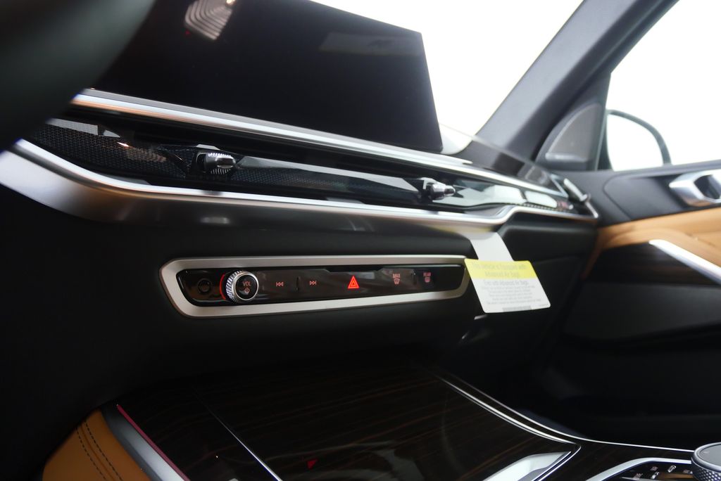 Thumbnail: 2026 BMW X5 - 21