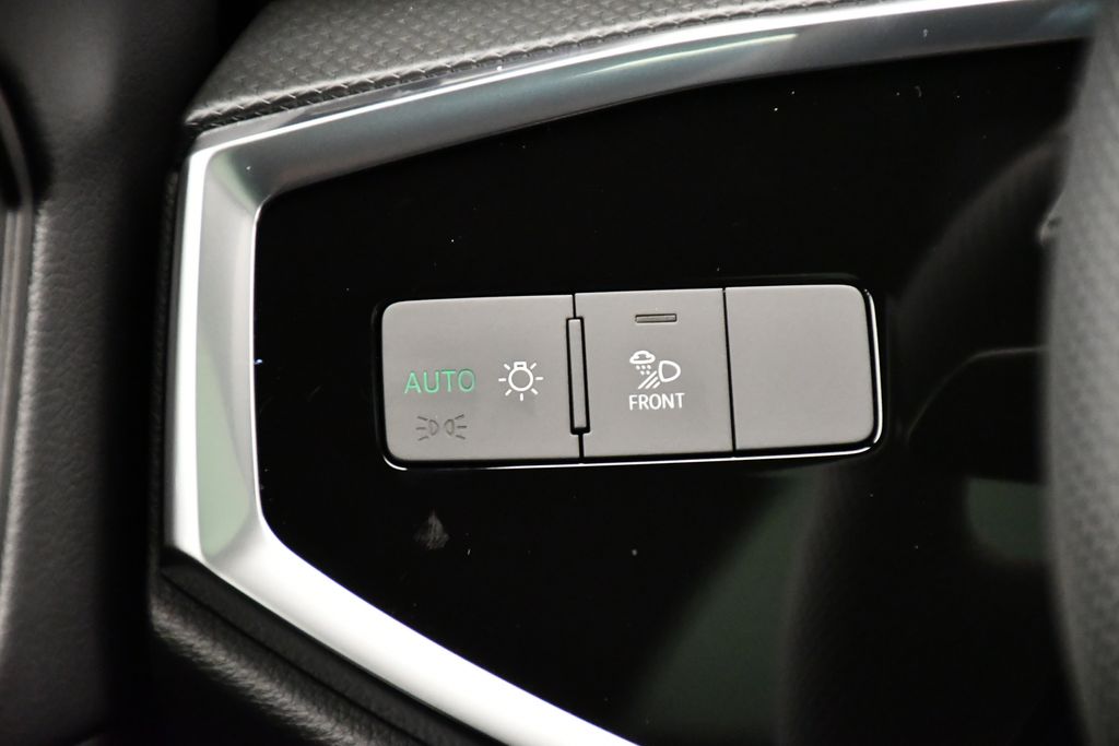 Thumbnail: 2025 Audi Q3 - 22