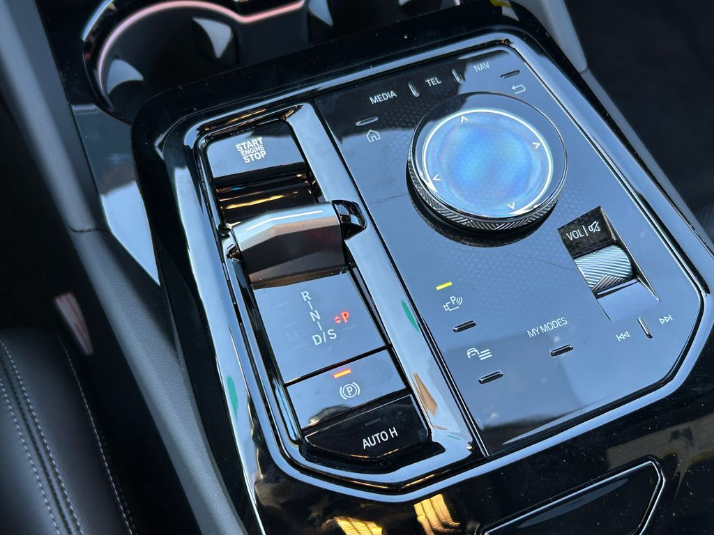 Thumbnail: 2026 BMW 5 Series - 28