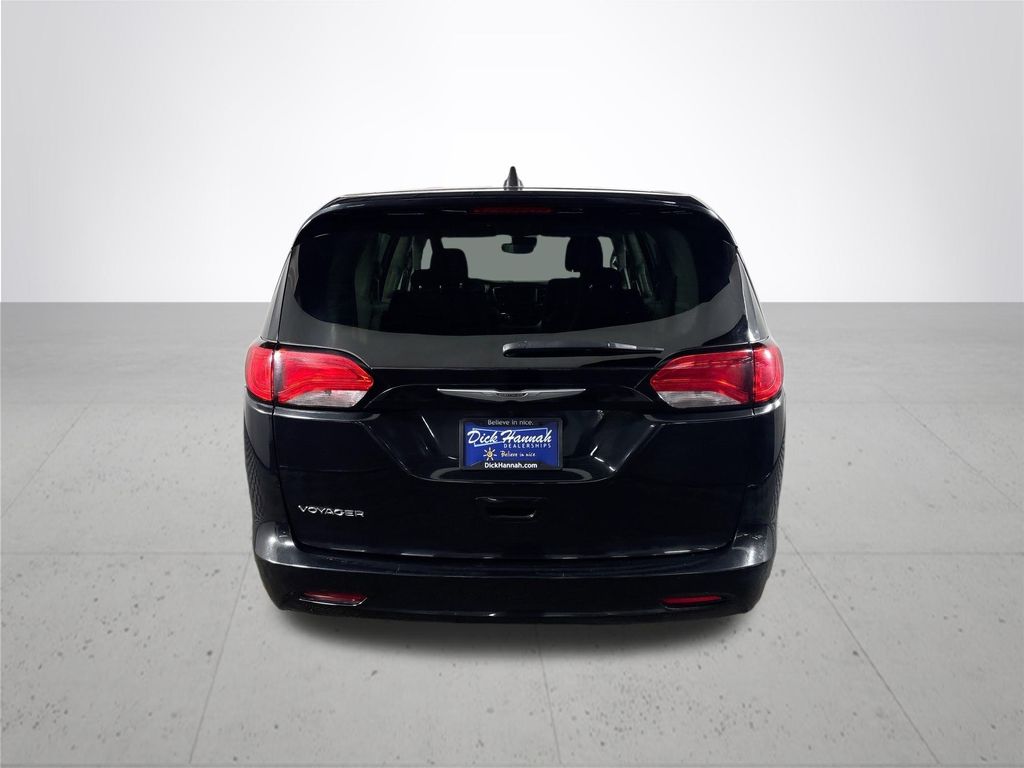 2023 Chrysler Voyager LX