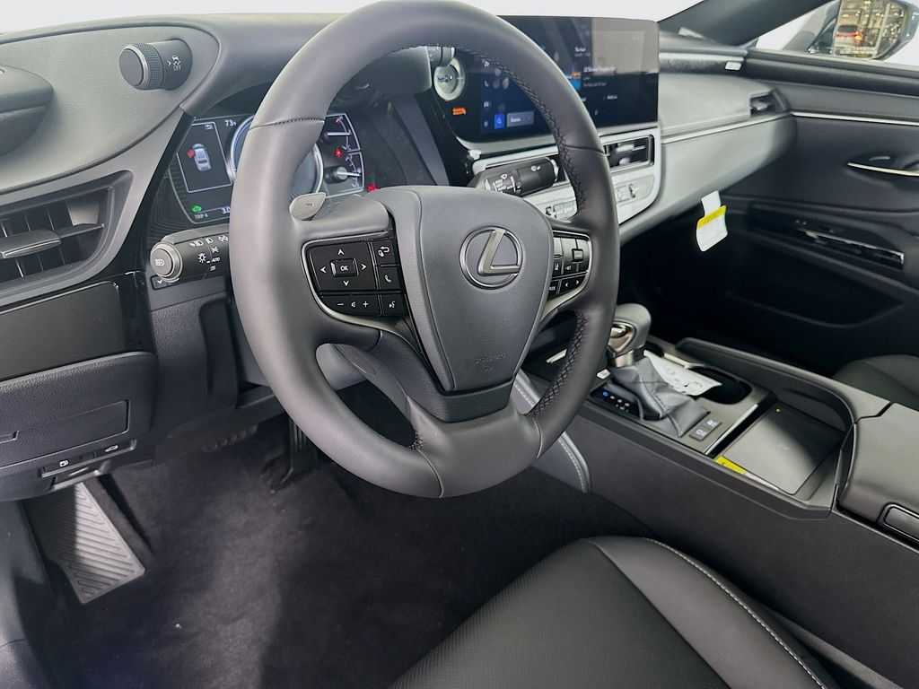 2025 Lexus ES Hybrid 300h 9