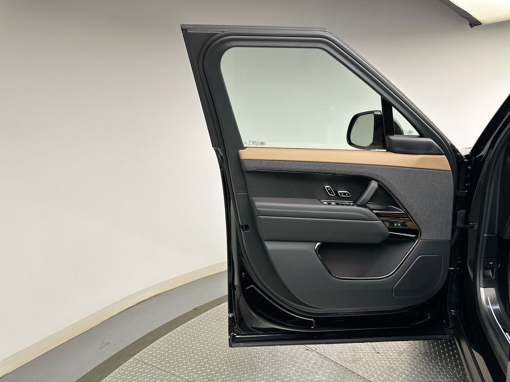 Thumbnail: 2026 Land Rover Range Rover Sport - 17