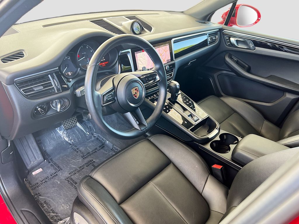 Thumbnail: 2023 Porsche Macan - 9