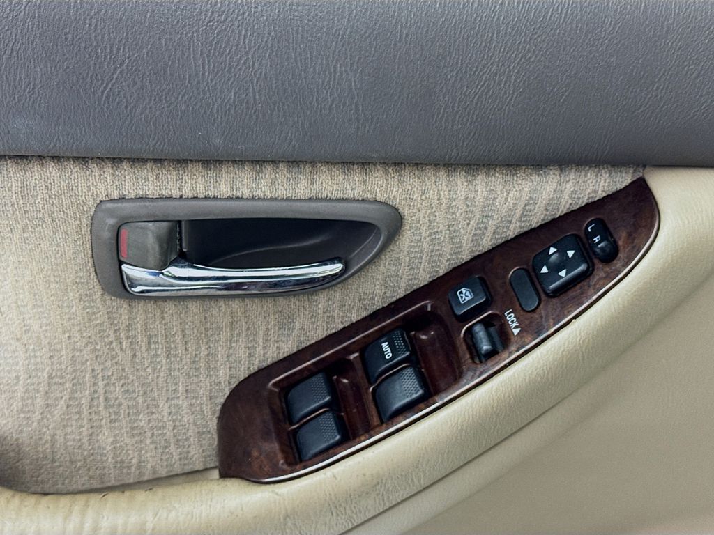 Used Car 2002 Subaru Outback  2.5 For Sale Under $10,000 In Austin, Texas