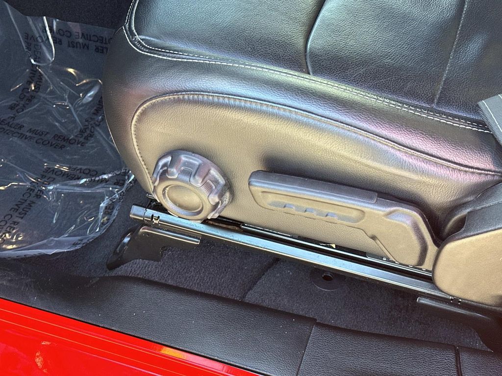 Thumbnail: 2022 Jeep Wrangler - 28