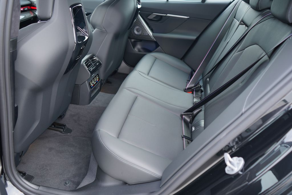 Thumbnail: 2026 BMW M5 - 21