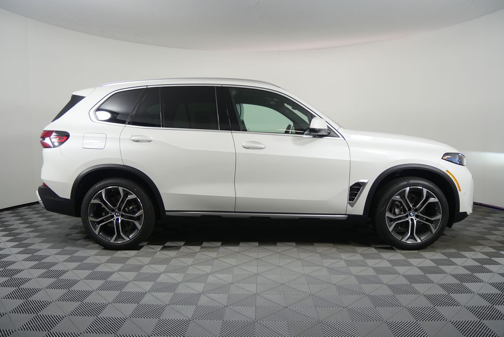 Thumbnail: 2026 BMW X5 - 2