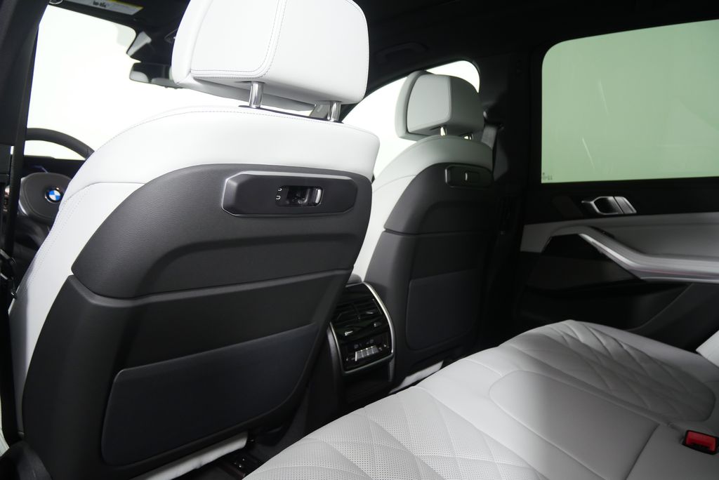 Thumbnail: 2026 BMW X5 - 17