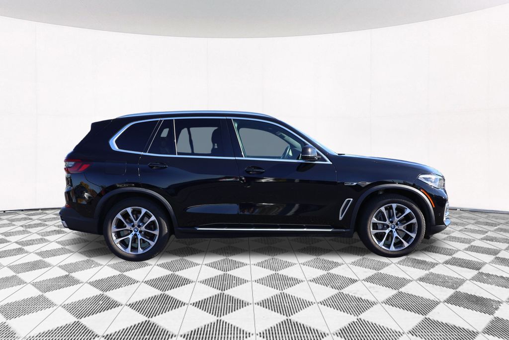 2023 BMW X5 xDrive45e 8