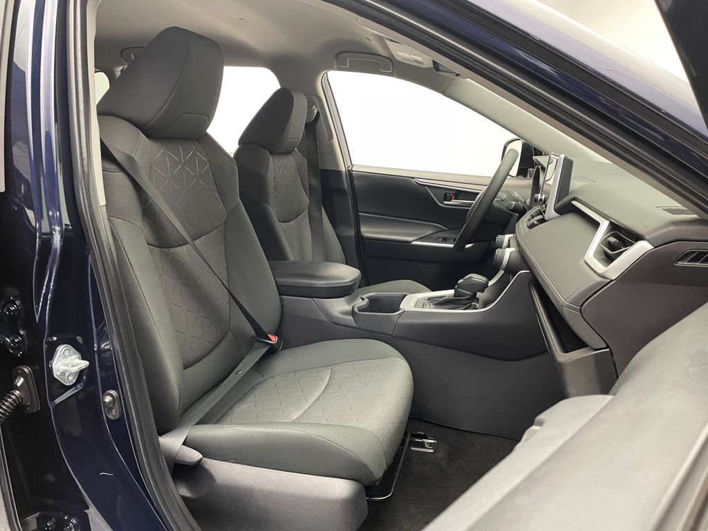 2023 Toyota RAV4 XLE 18