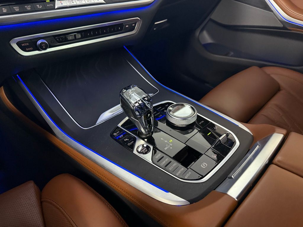 Thumbnail: 2022 BMW X7 - 15