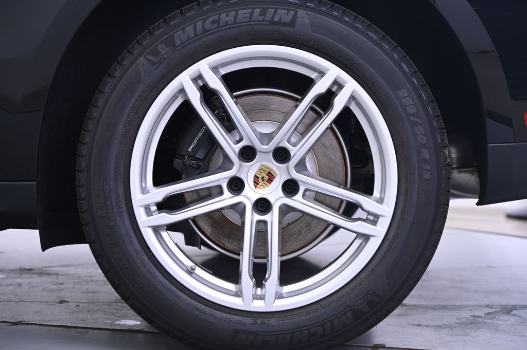 Thumbnail: 2025 Porsche Macan - 11