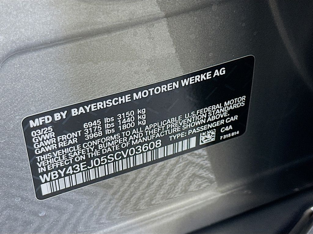 2025 BMW i7 eDrive50 24