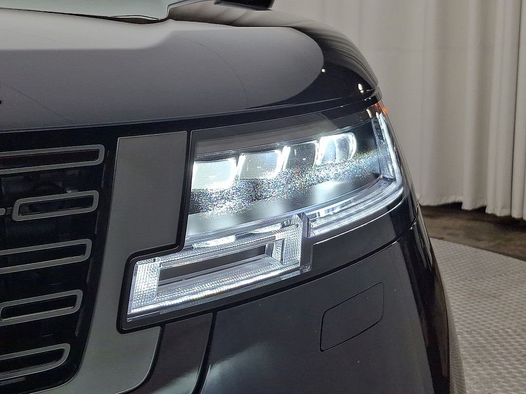 Thumbnail: 2025 Land Rover Range Rover - 9
