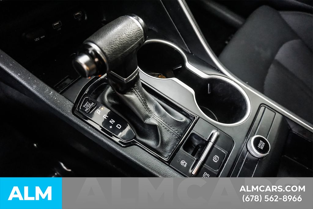 Used 2022 Silver Kia LX image 36