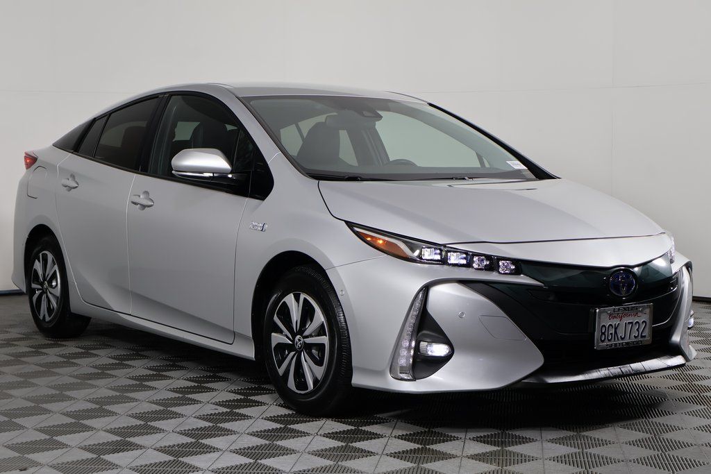 Thumbnail: 2018 Toyota Prius Prime - 3