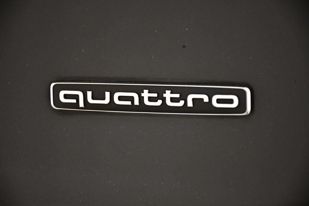 Thumbnail: 2022 Audi Q5 - 11