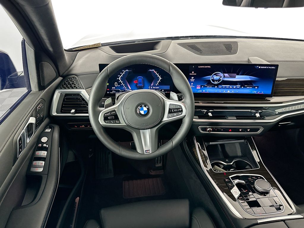 Thumbnail: 2025 BMW X7 - 21