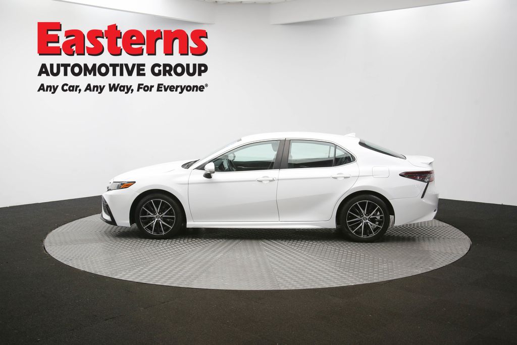 Used 2022 White Toyota SE image 57