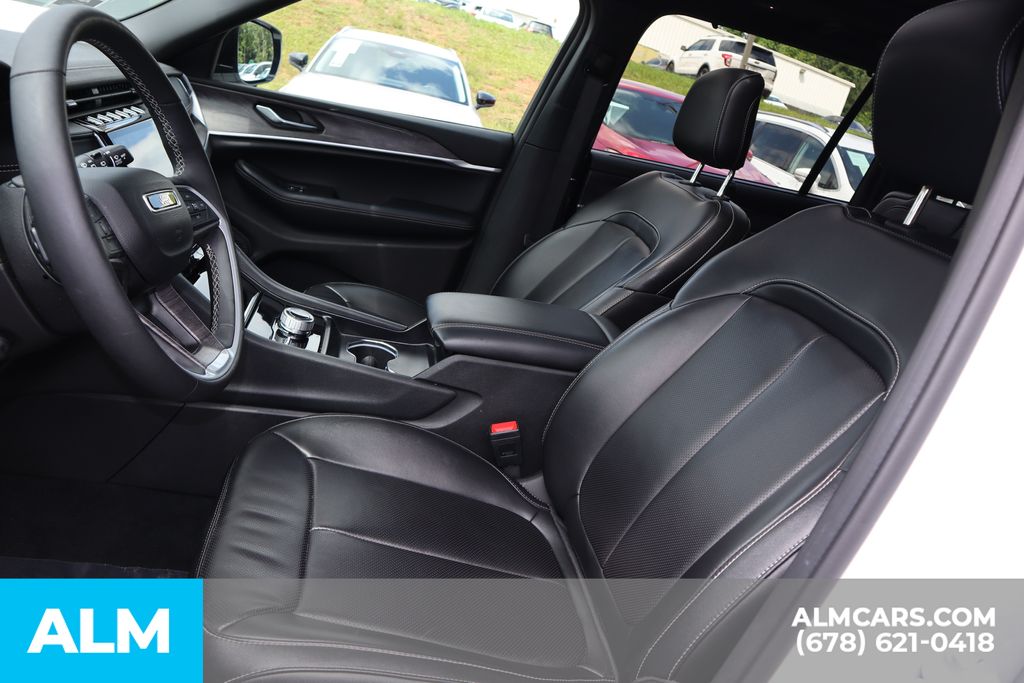 2024 Jeep Grand Cherokee Limited photo 9