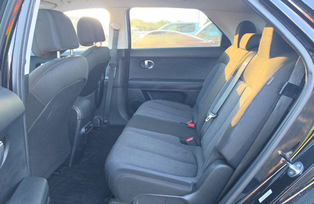 Used 2024 Black Hyundai SEL image 7