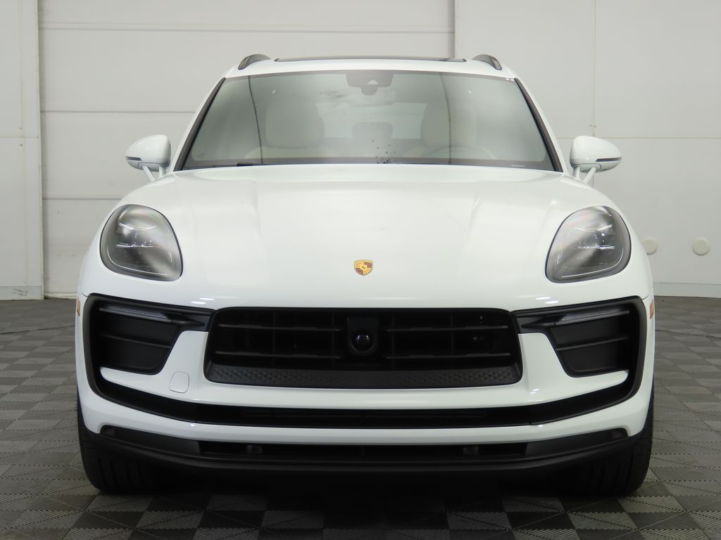 Thumbnail: 2025 Porsche Macan - 10