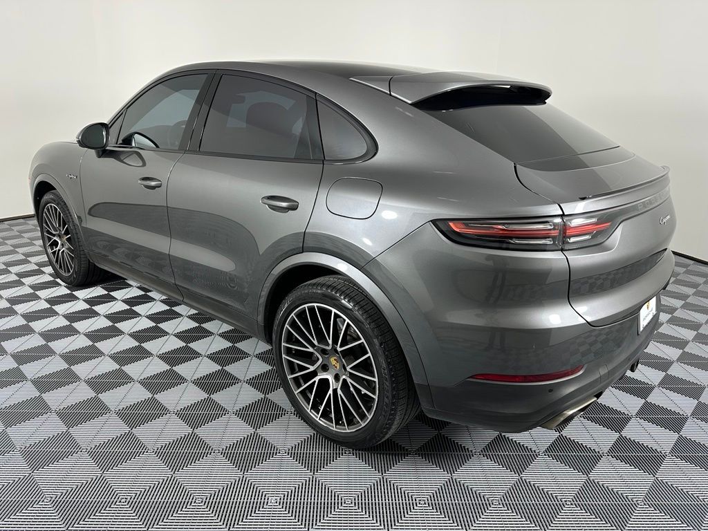 Thumbnail: 2023 Porsche  - 3