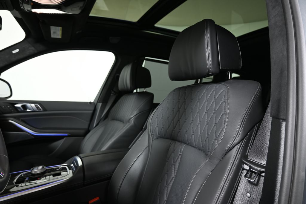 Thumbnail: 2026 BMW X7 - 4