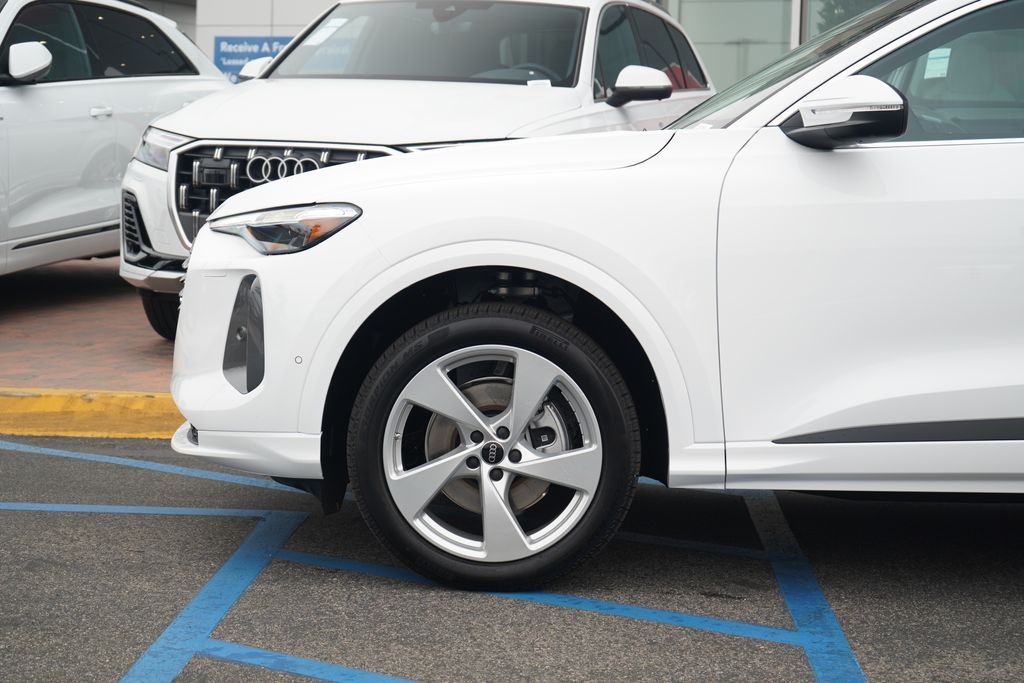 Thumbnail: 2025 Audi Q5 - 2