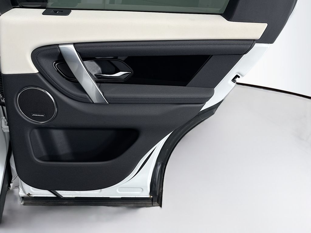 Thumbnail: 2025 Land Rover Discovery Sport - 26