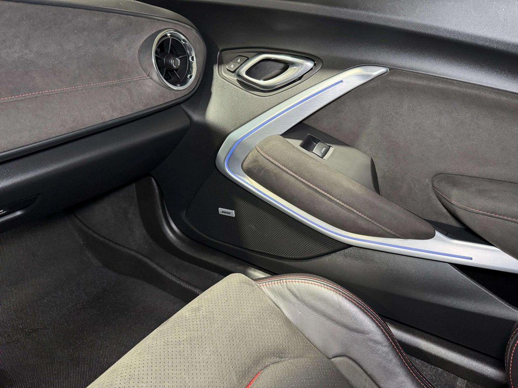 Used 2018 Silver Ice Metallic Chevrolet ZL1 image 22