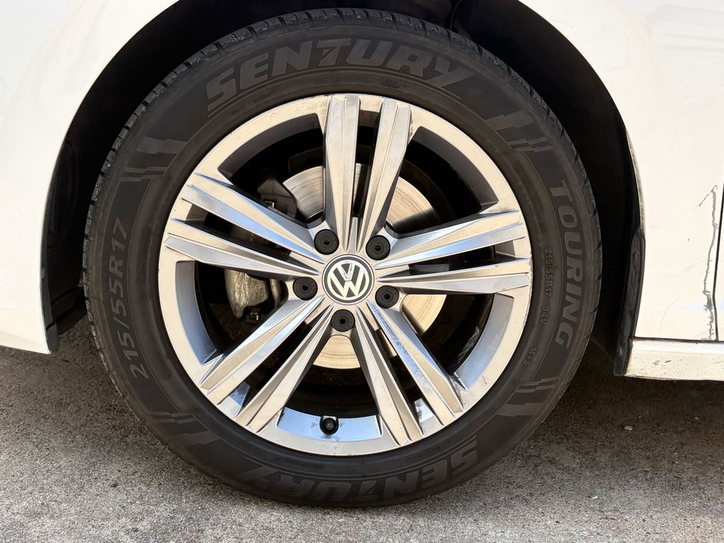 2019 Volkswagen Jetta R-Line White at DeMontrond Auto Country