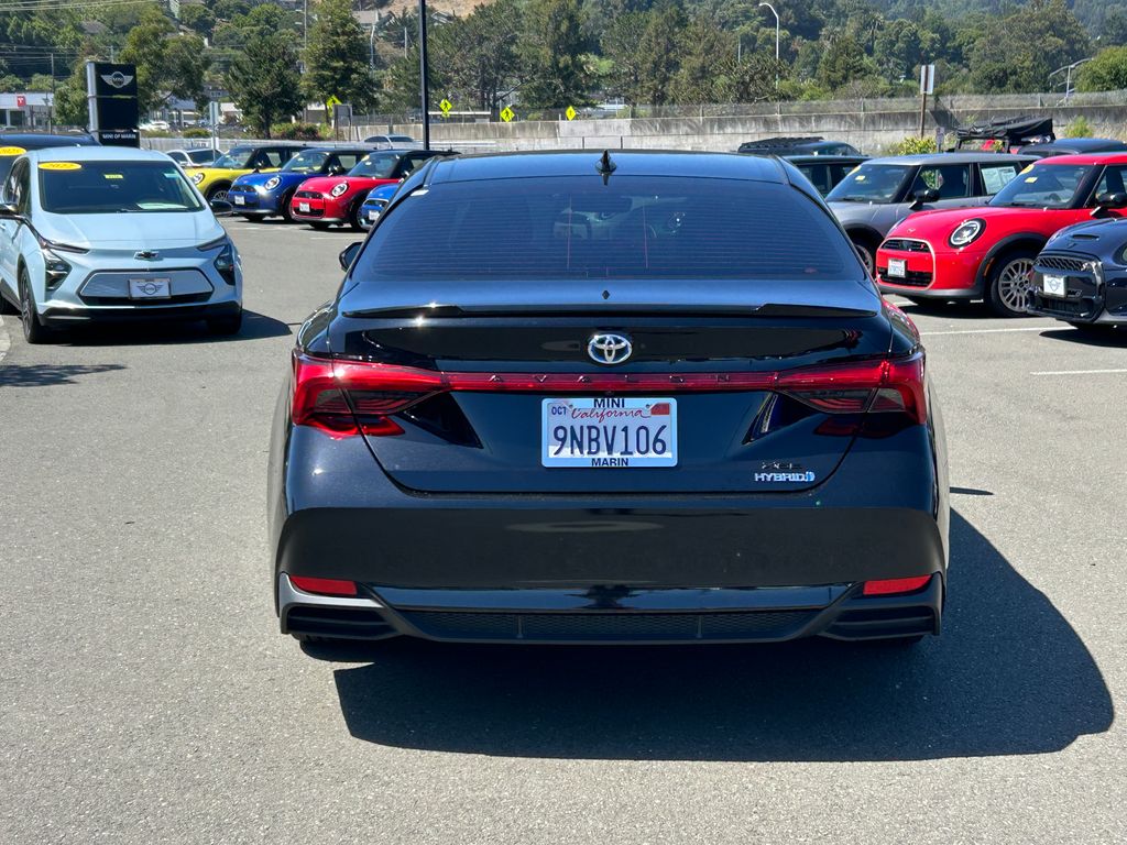 Thumbnail: 2019 Toyota Avalon - 4