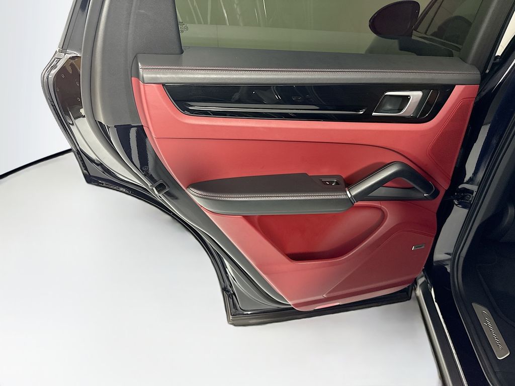 Thumbnail: 2019 Porsche Cayenne - 26