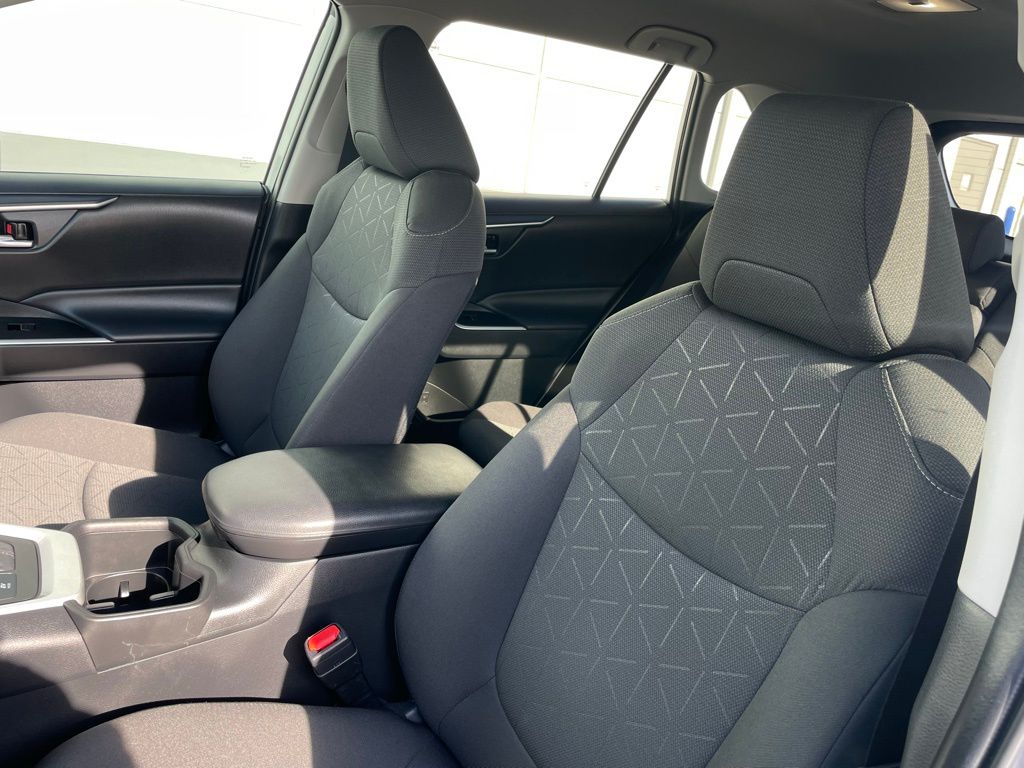 Thumbnail: 2024 Toyota RAV4 - 26