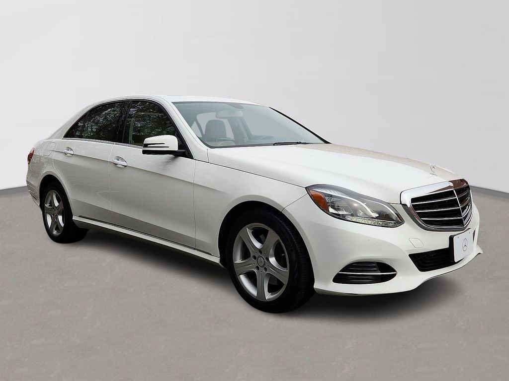 Thumbnail: 2014 Mercedes-Benz E-Class - 3