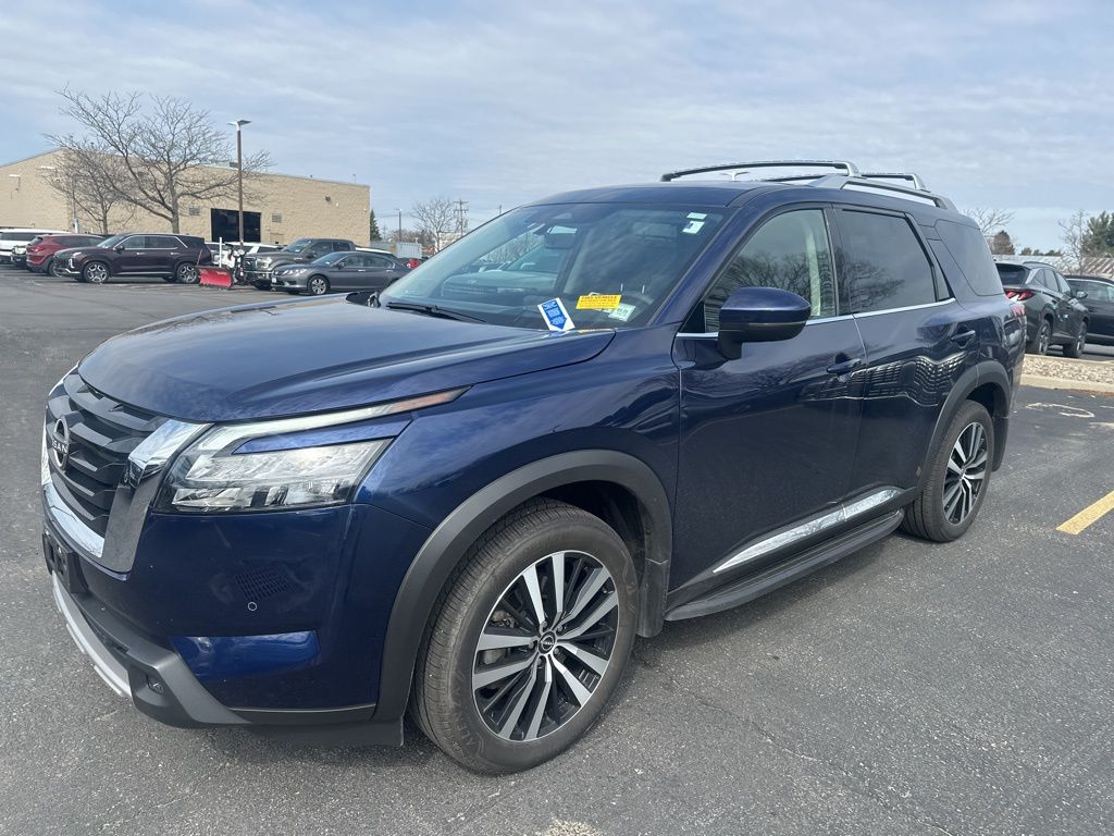 Used 2025 Blue Nissan Platinum image 4