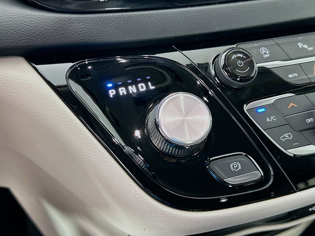 2019 Chrysler Pacifica Touring L 16