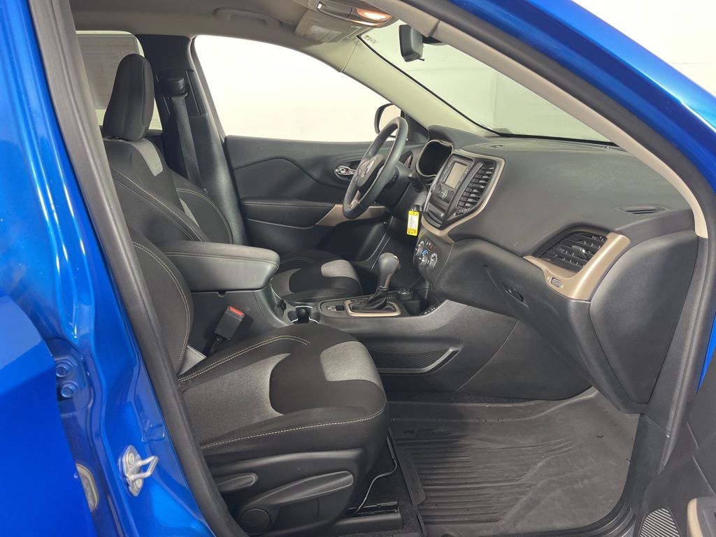 Thumbnail: 2018 Jeep Cherokee - 4