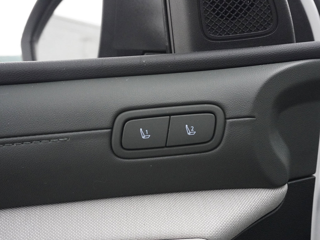 Used 2025 White Hyundai Limited image 50