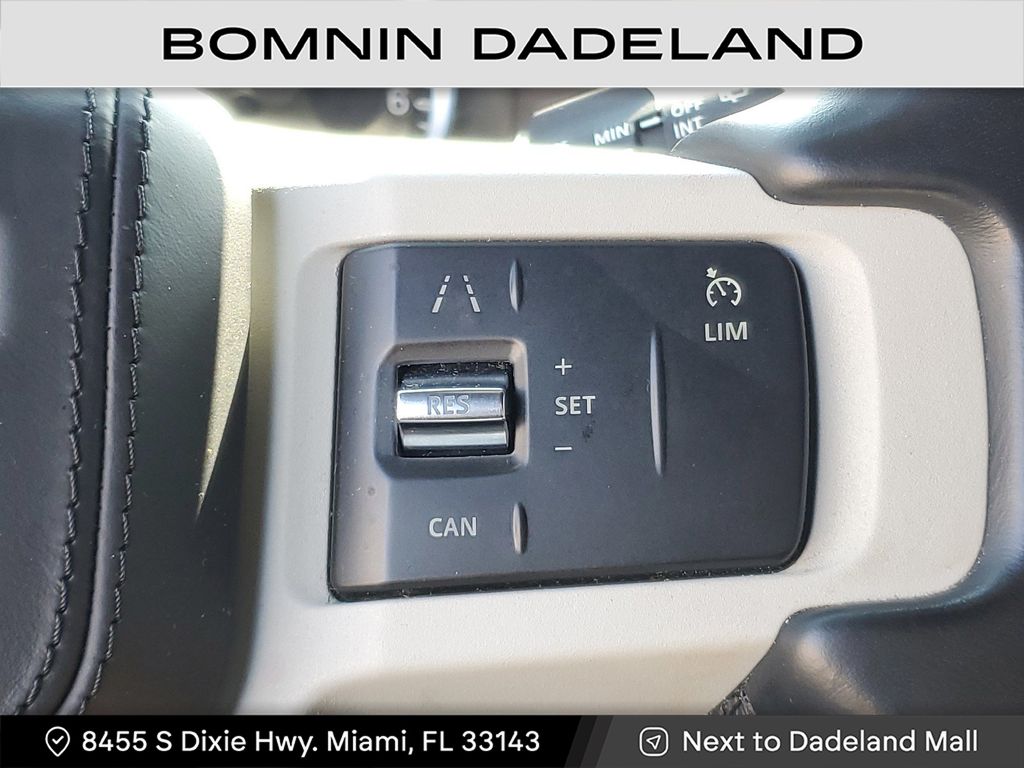 2023 Land Rover Defender 110 X-Dynamic SE photo